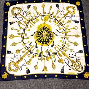 SOLD!!!Hermes 💯% authentic Silk Scarf